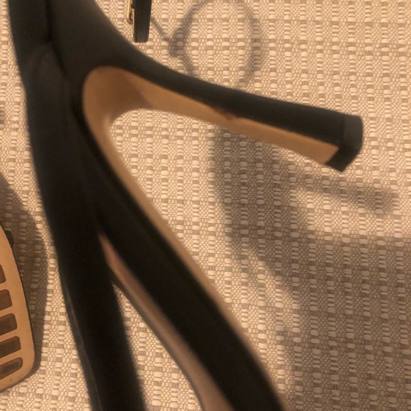 Bottega Veneta Stretch Leather Strappy Sandals - Picture 7 of 9